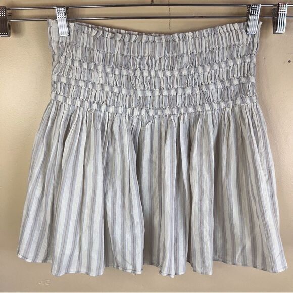 Madewell Womens Smocked Pull On‎ Mini Skirt in Neutral Colors Size Medium Lined - Picture 3 of 8